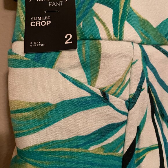 New York Company, The Audrey, Slim Crop Pants, size 2. - Picture 6 of 9